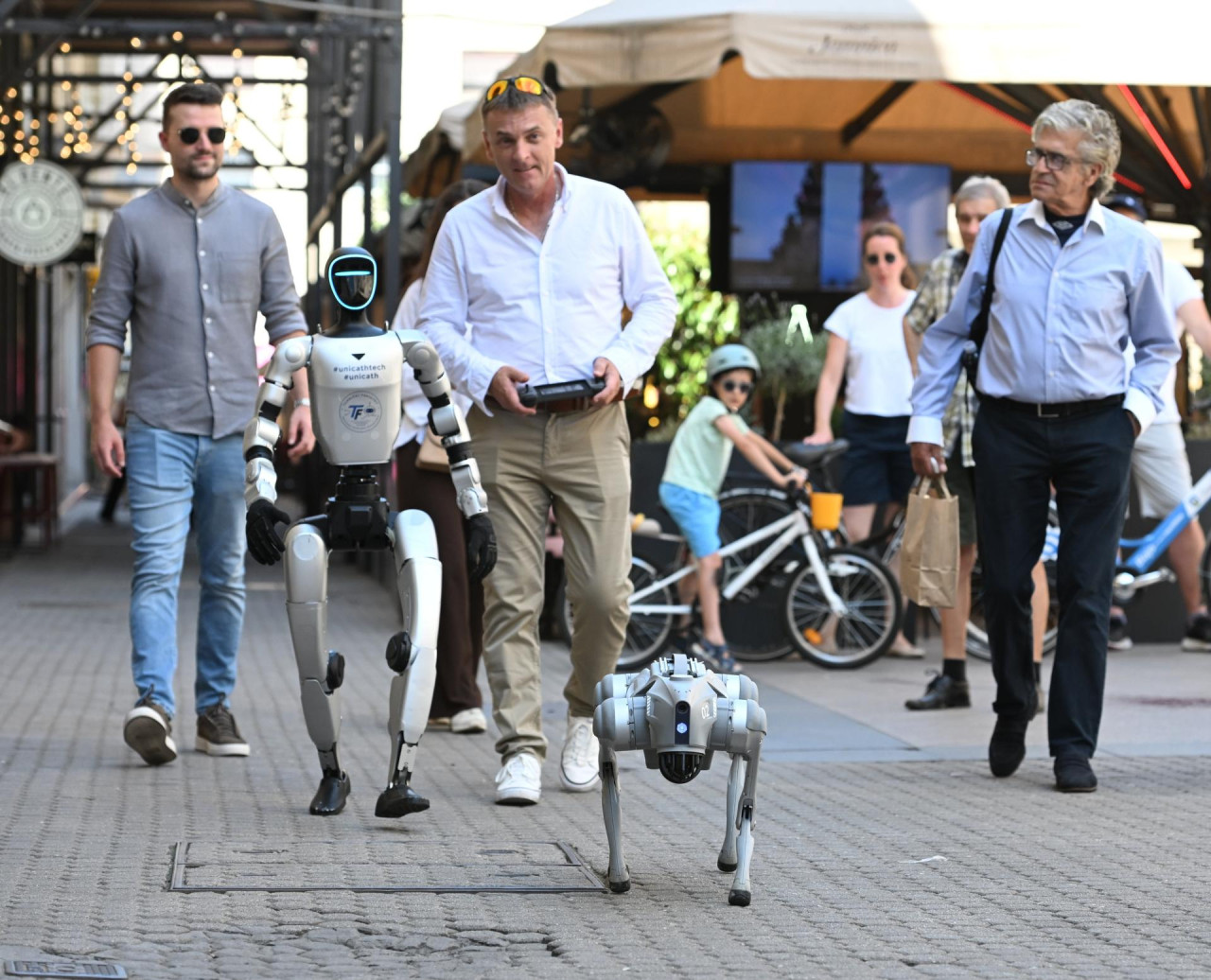 Naši roboti prošetali centrom Zagreba