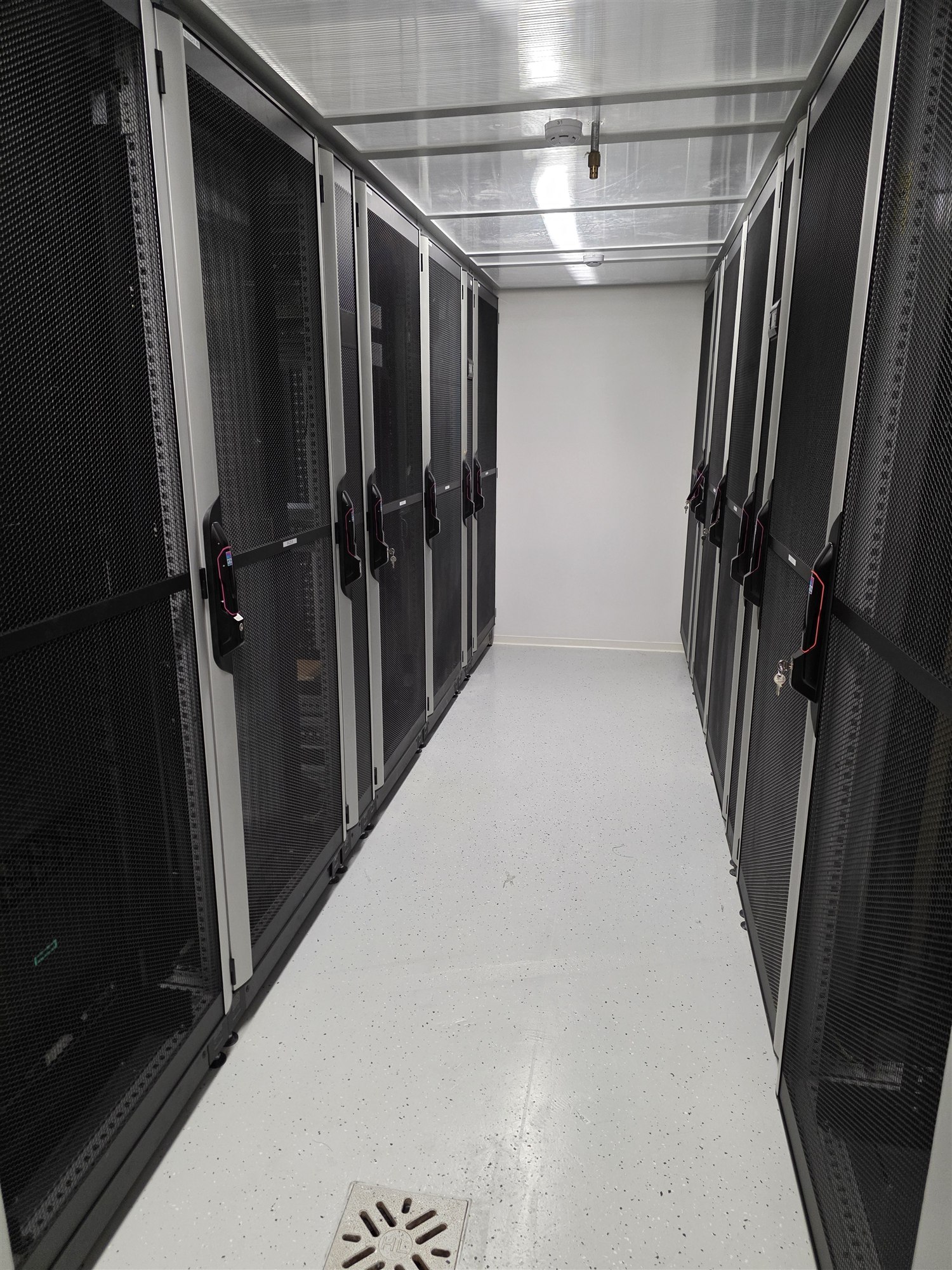 Rack ormari u podatkovnom centru fakulteta